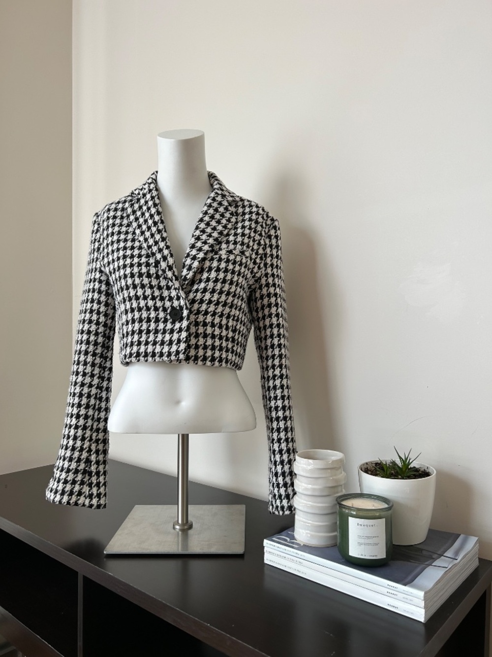 Dynamite ⎮ Kora Cropped Houndstooth Blazer